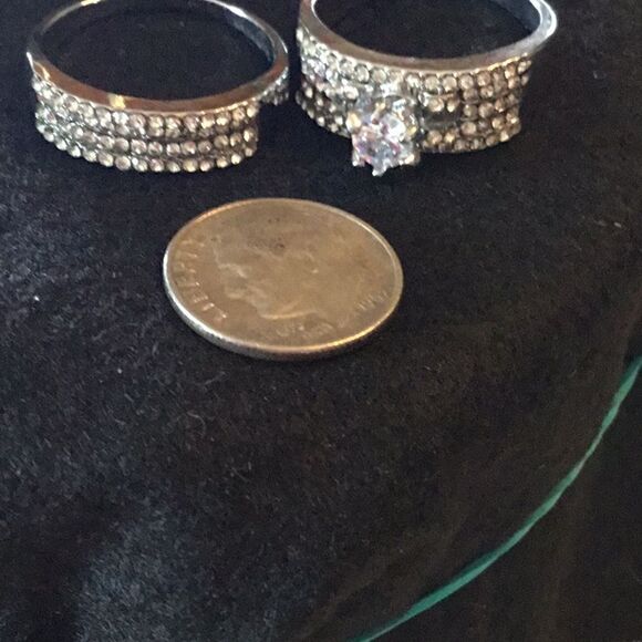 NWOT bridal set w/ 2 bands 1 has a center solitaire stone each has small stones - Picture 6 of 8